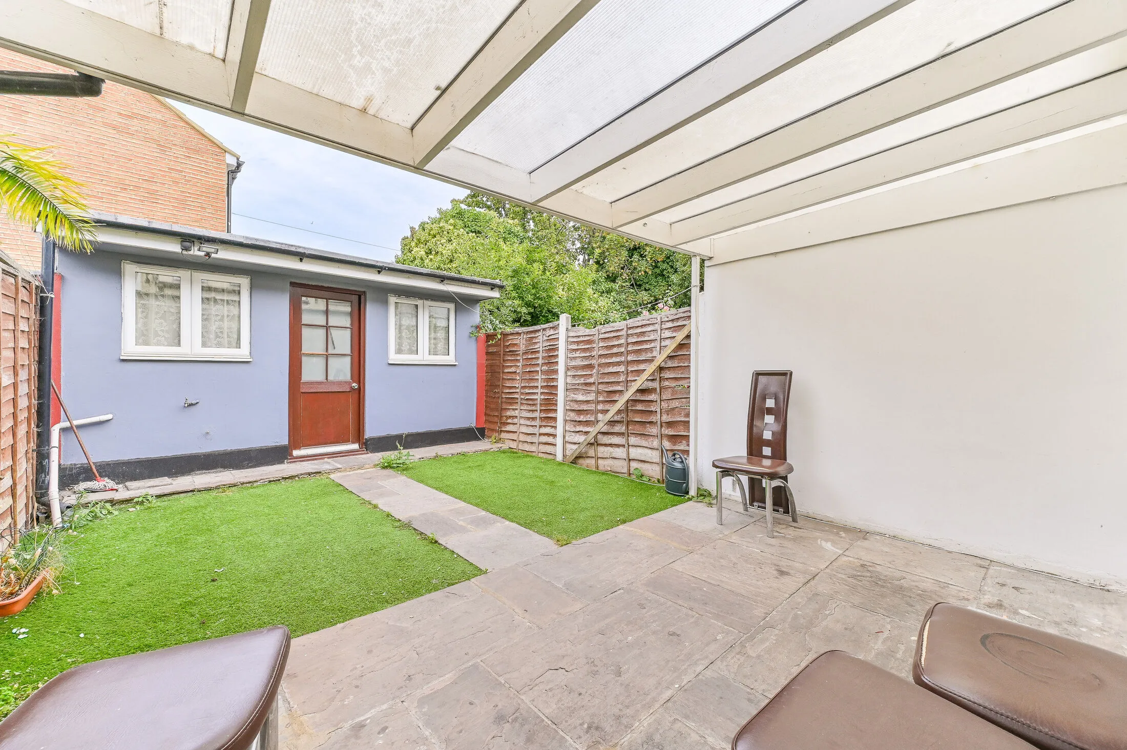 House Bensham Lane in Greater London