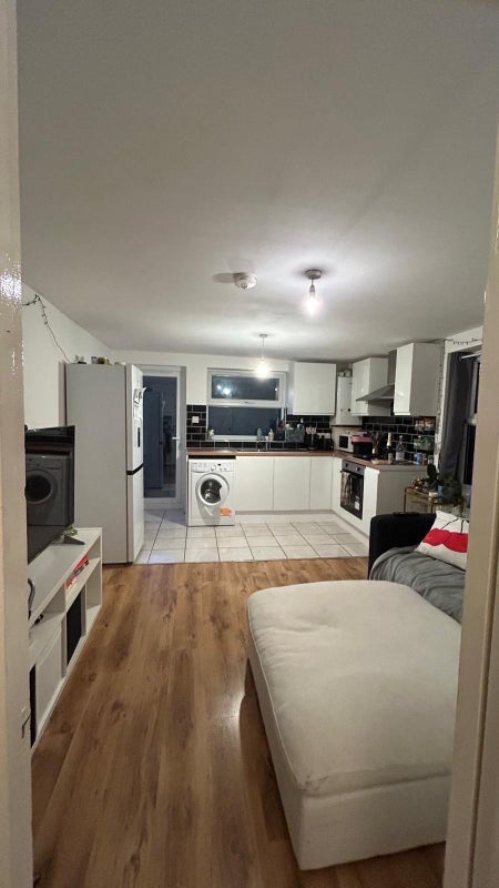 Room Santley Street in Greater London