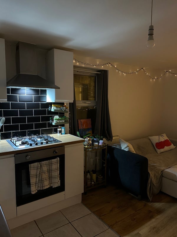 Room Santley Street in Greater London