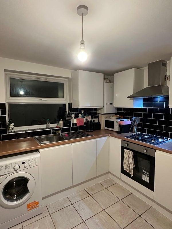 Room Santley Street in Greater London
