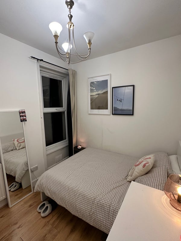 Room Santley Street in Greater London