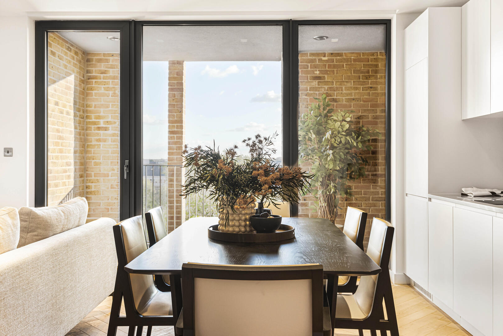 Flat Dudden Hill Lane in Greater London