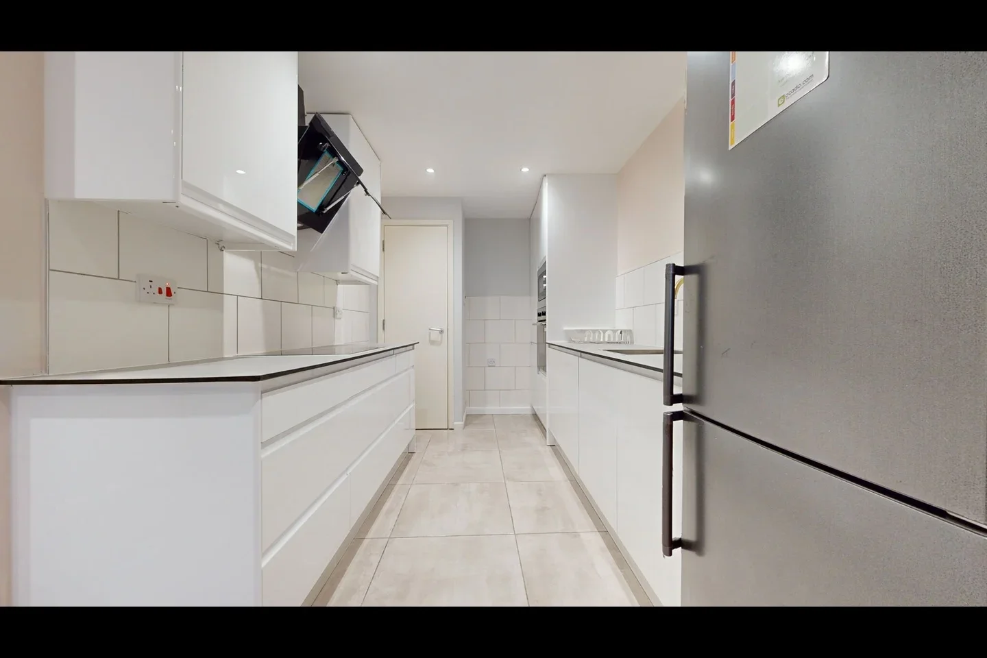 Flat Blackwall Way in Greater London