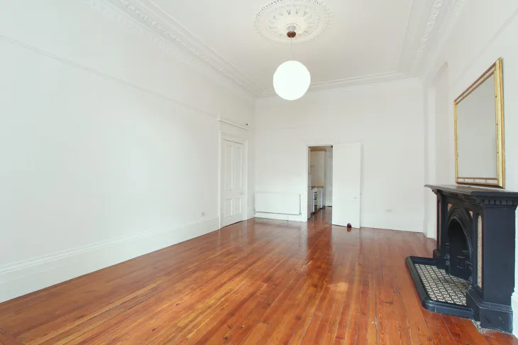 Flat Courtfield Gardens in Greater London