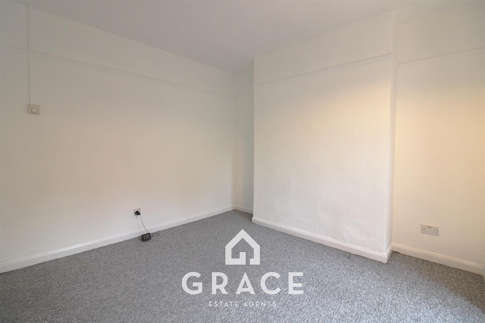 Flat Burrell Road in Ipswich
