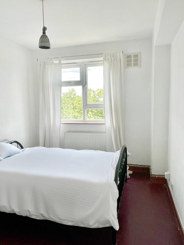 Room Morland Estate in Greater London
