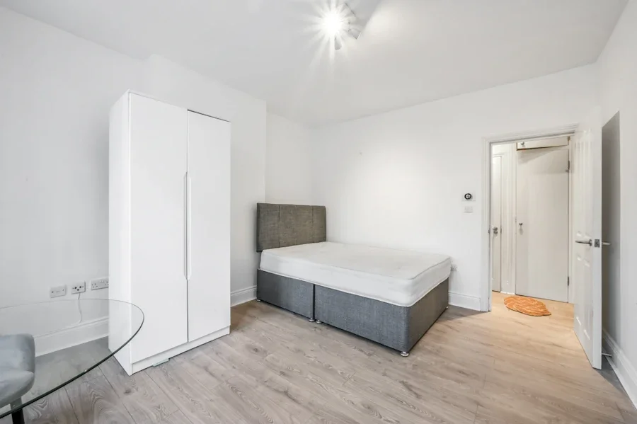 Flat Bryanston Street in London