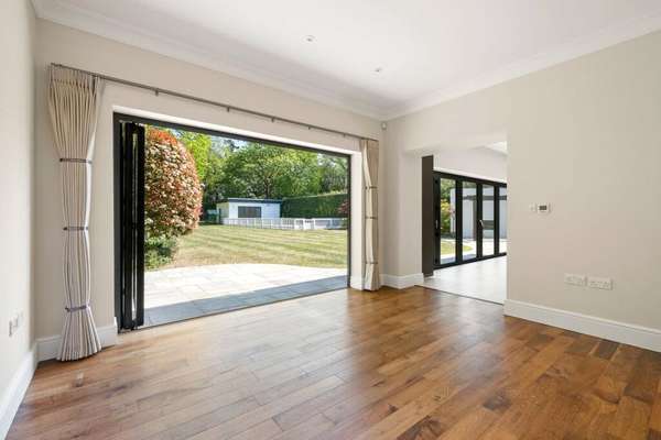 House The Barton in Elmbridge