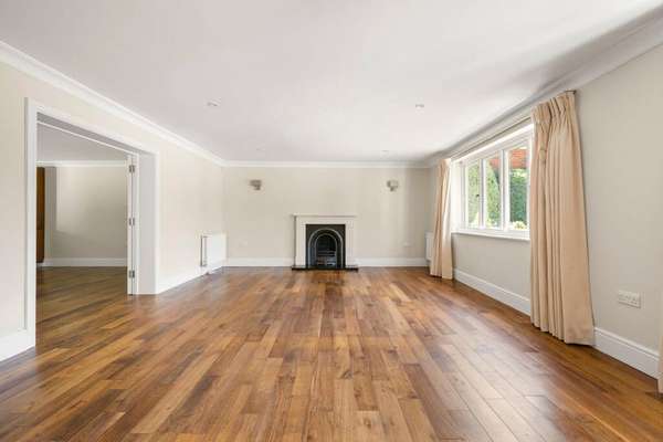 House The Barton in Elmbridge