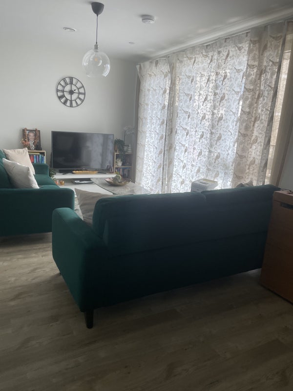 Room North Woolwich Road in Greater London