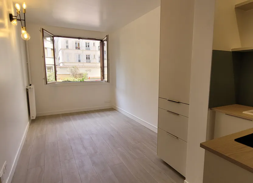 Flat Square Marcel Fournier in Issy-les-Moulineaux
