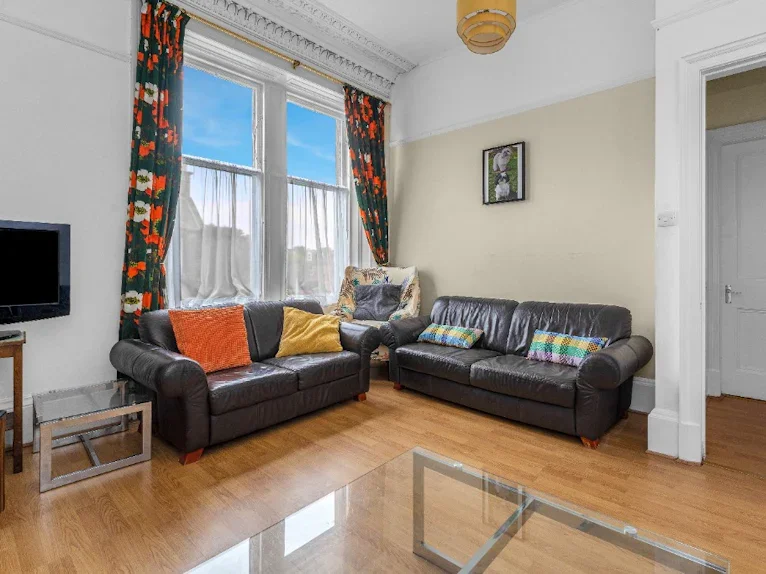 Flat Mayfield Road in Edinburgh