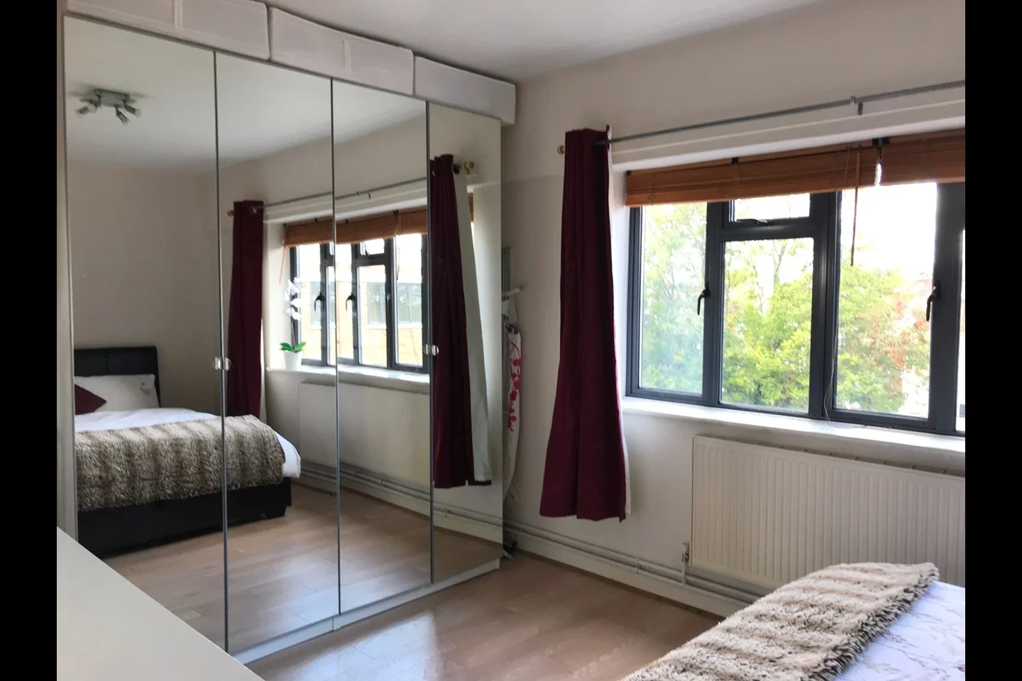 Flat Carbery Avenue in Greater London