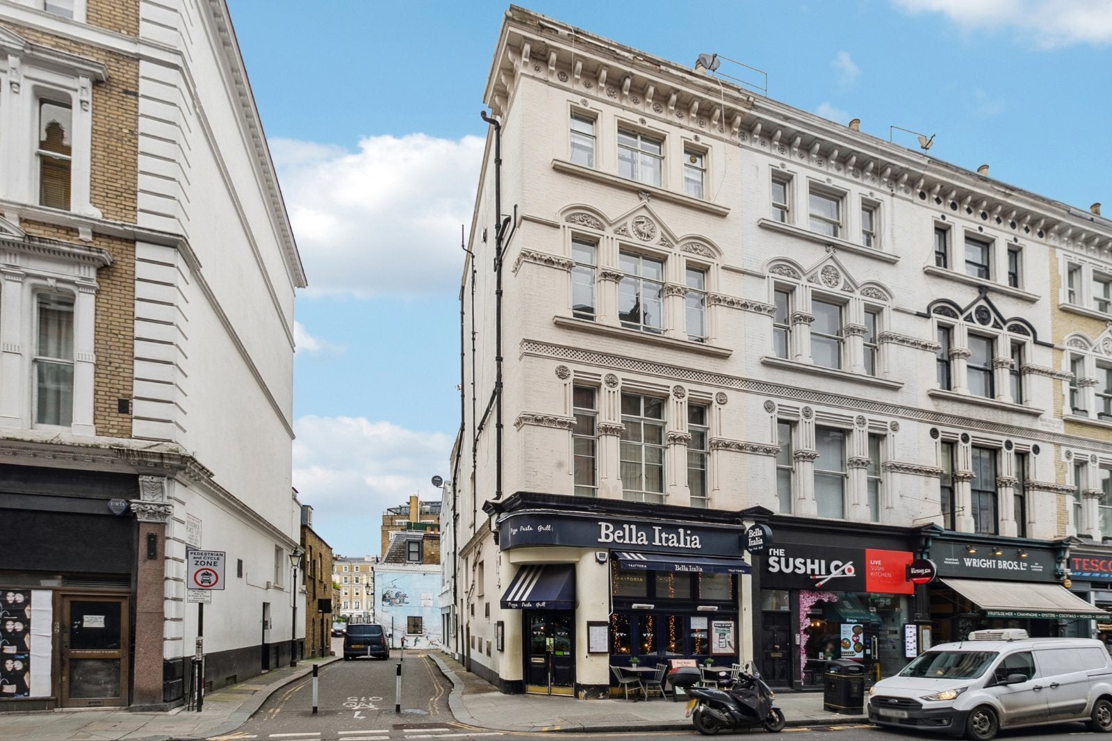 Flat Kendrick Mews in Greater London