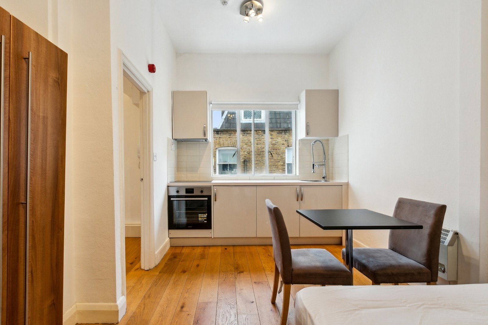 Flat Kendrick Mews in Greater London