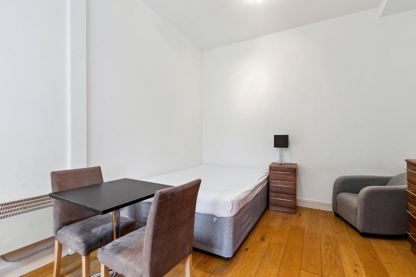Flat Kendrick Mews in Greater London