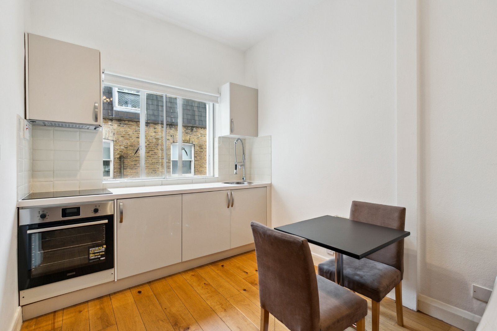 Flat Kendrick Mews in Greater London