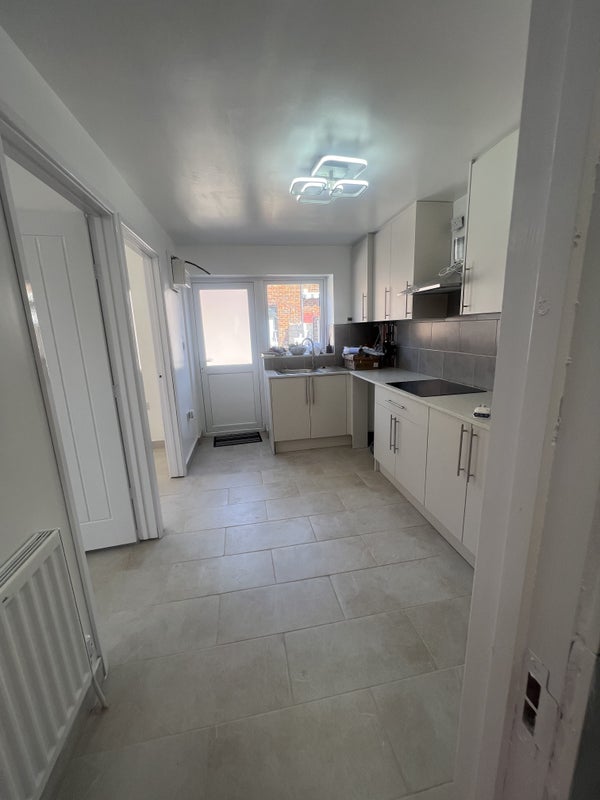 Flat Garrard Road in Slough