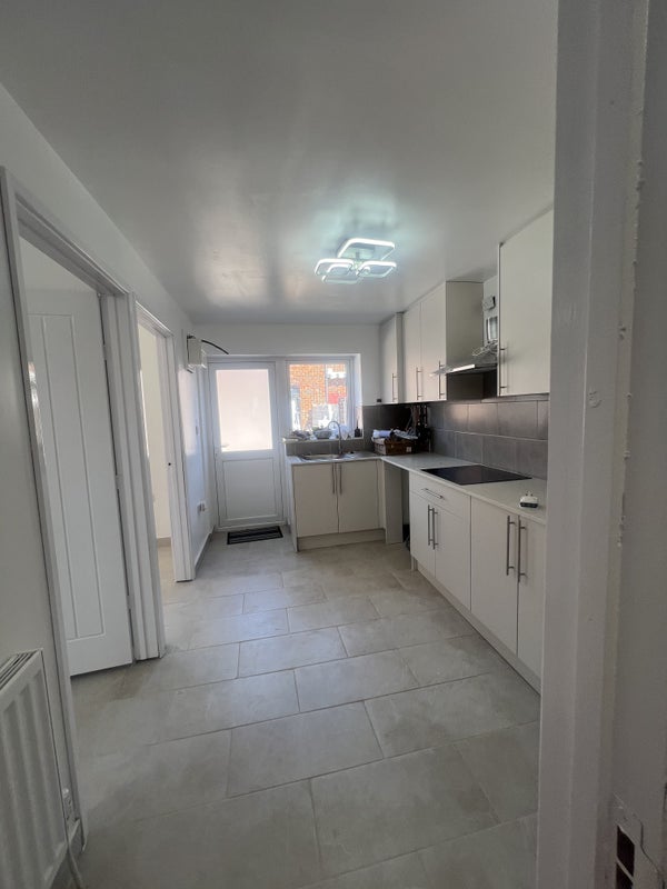 Flat Garrard Road in Slough