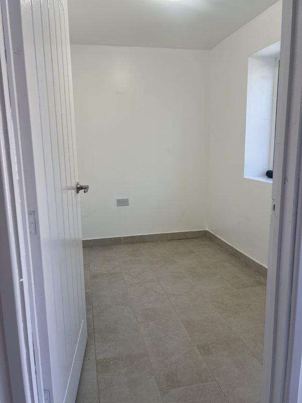 Flat Garrard Road in Slough