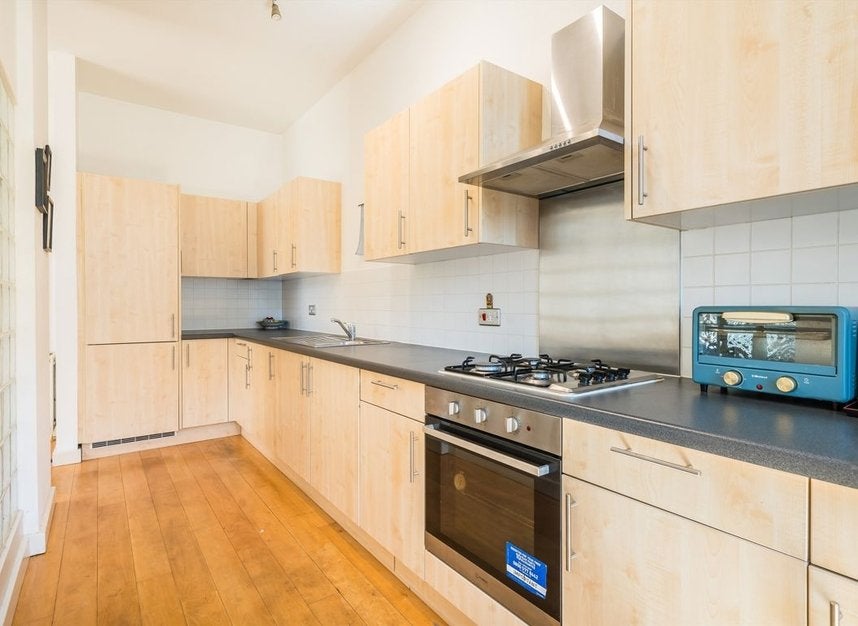Flat Jerome Street in Greater London