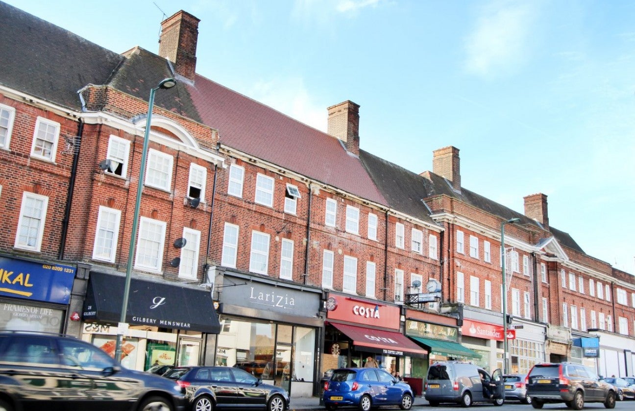 Flat Finchley Road in Greater London