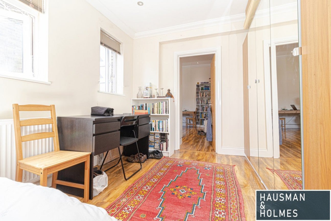 Flat Finchley Road in Greater London