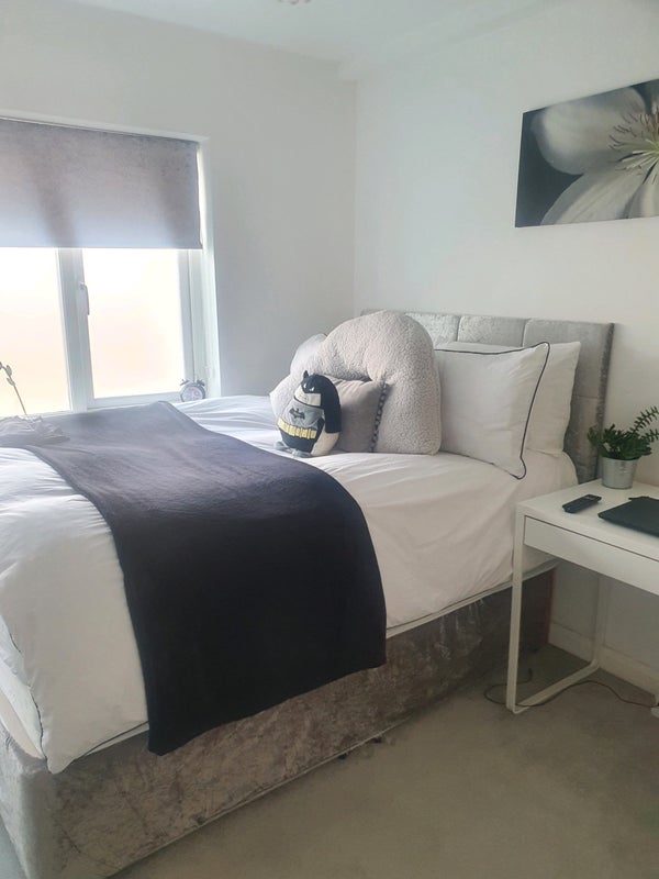 Room Darwin Road in Greater London