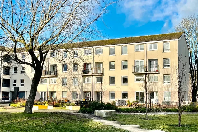 Flat Ardessie Place in Glasgow