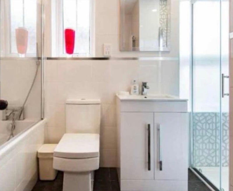 Room Cunningham Road in Greater London
