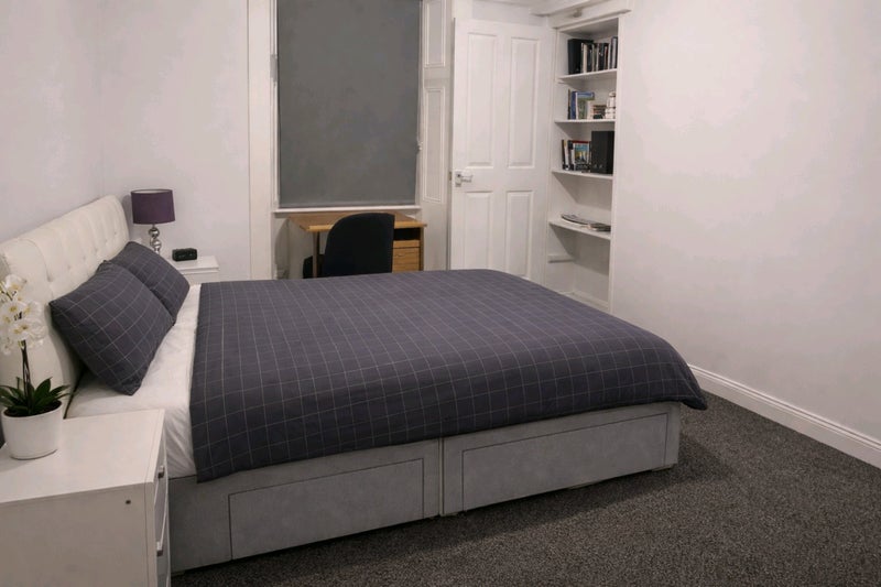 Room Carleston Street in Glasgow