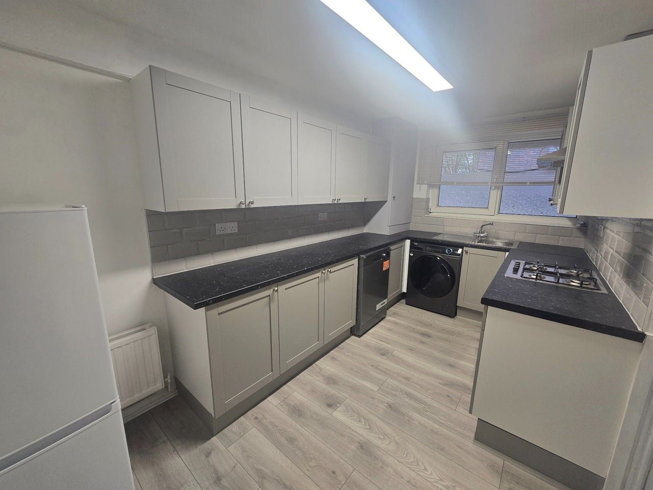 Flat Tredegar Road in Greater London