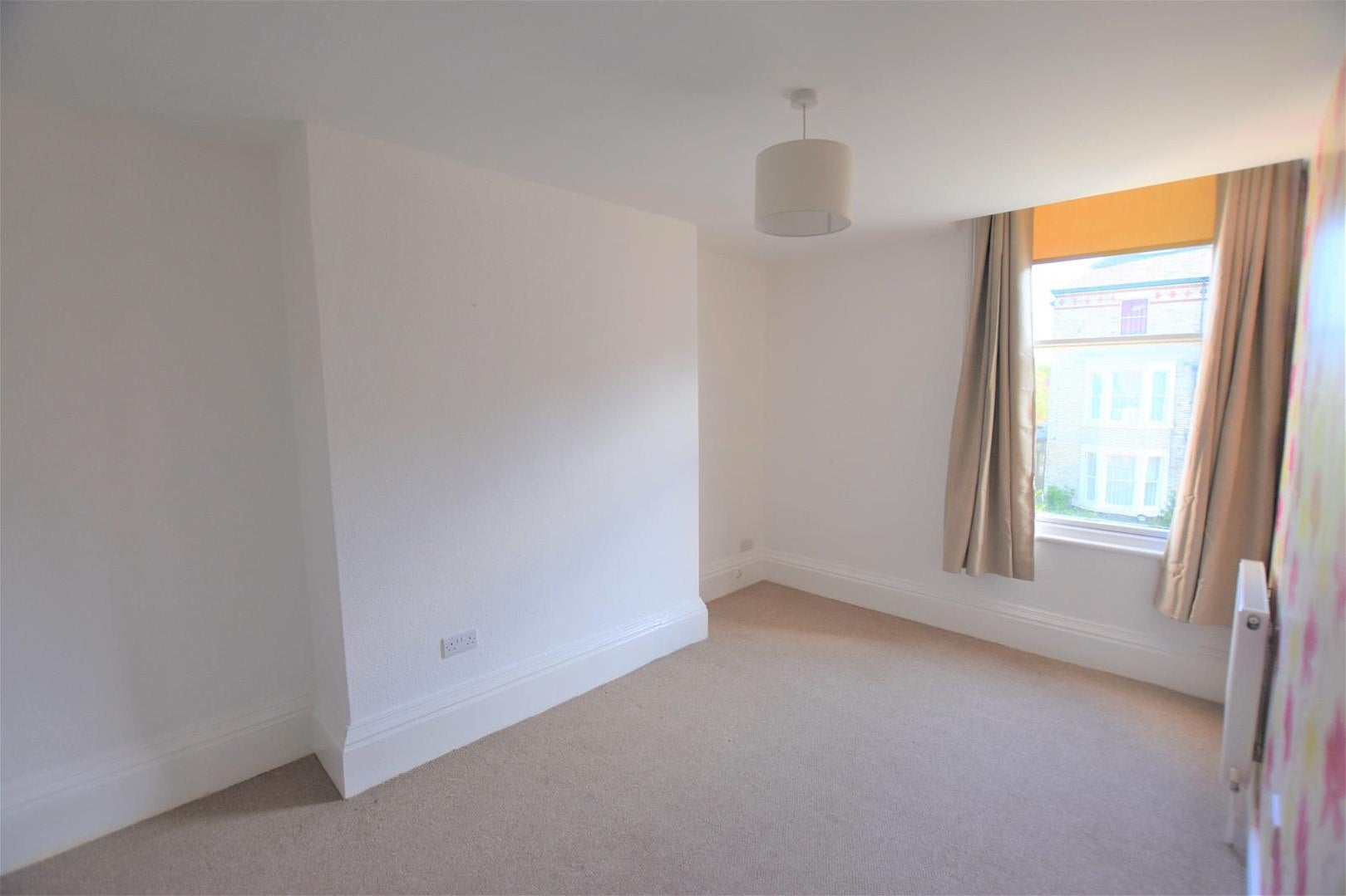Flat Westbourne Grove in Scarborough