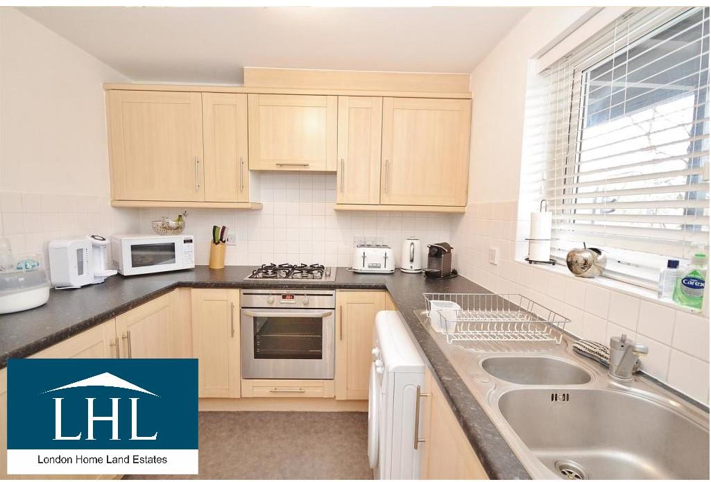 Flat Tynemouth Close in London