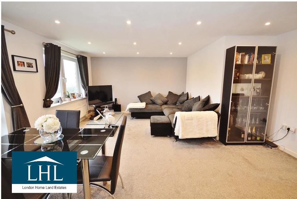 Flat Tynemouth Close in London