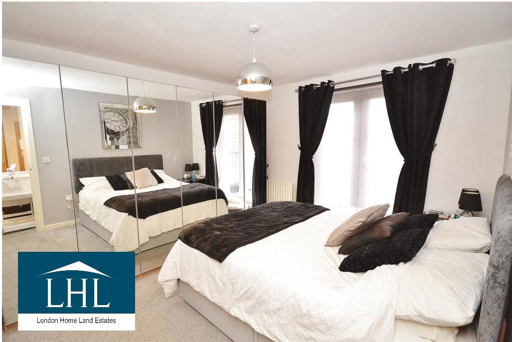 Flat Tynemouth Close in London