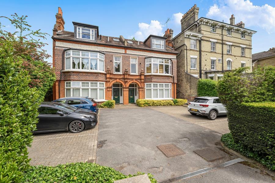 Flat The Avenue in Greater London