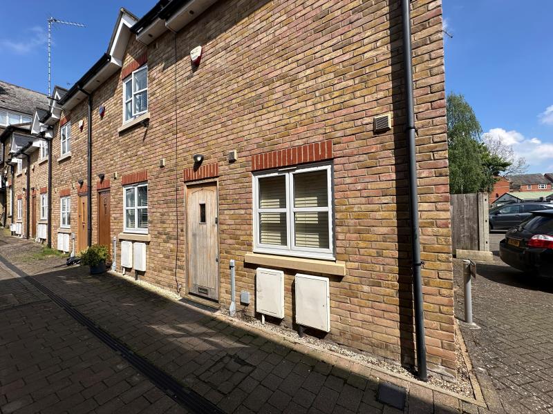 House Ebury Road in Three Rivers