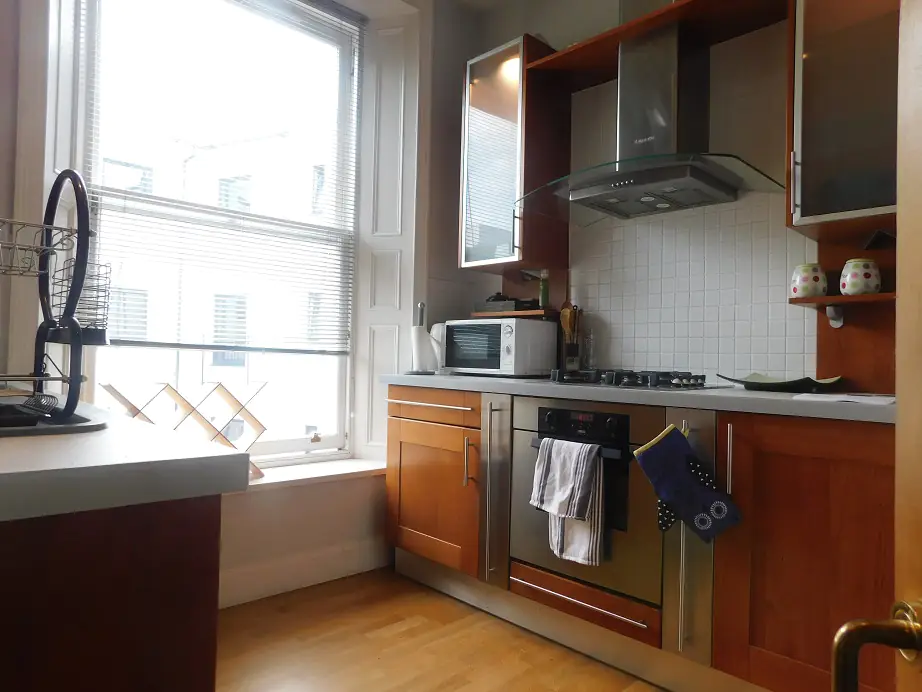 Flat Grove Street in City of Edinburgh