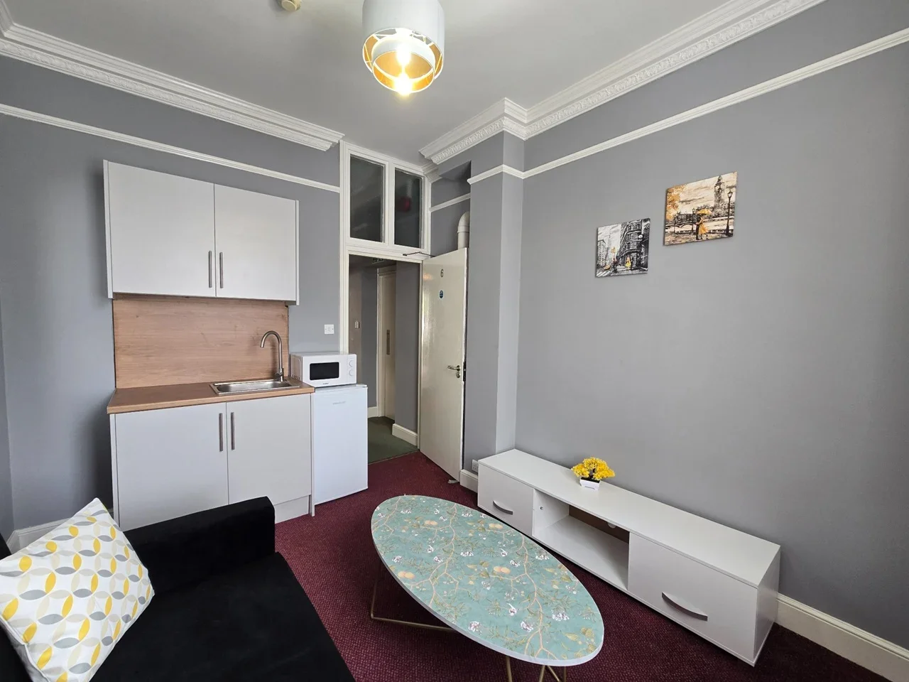 Room Bushey Grove Road in Hertsmere