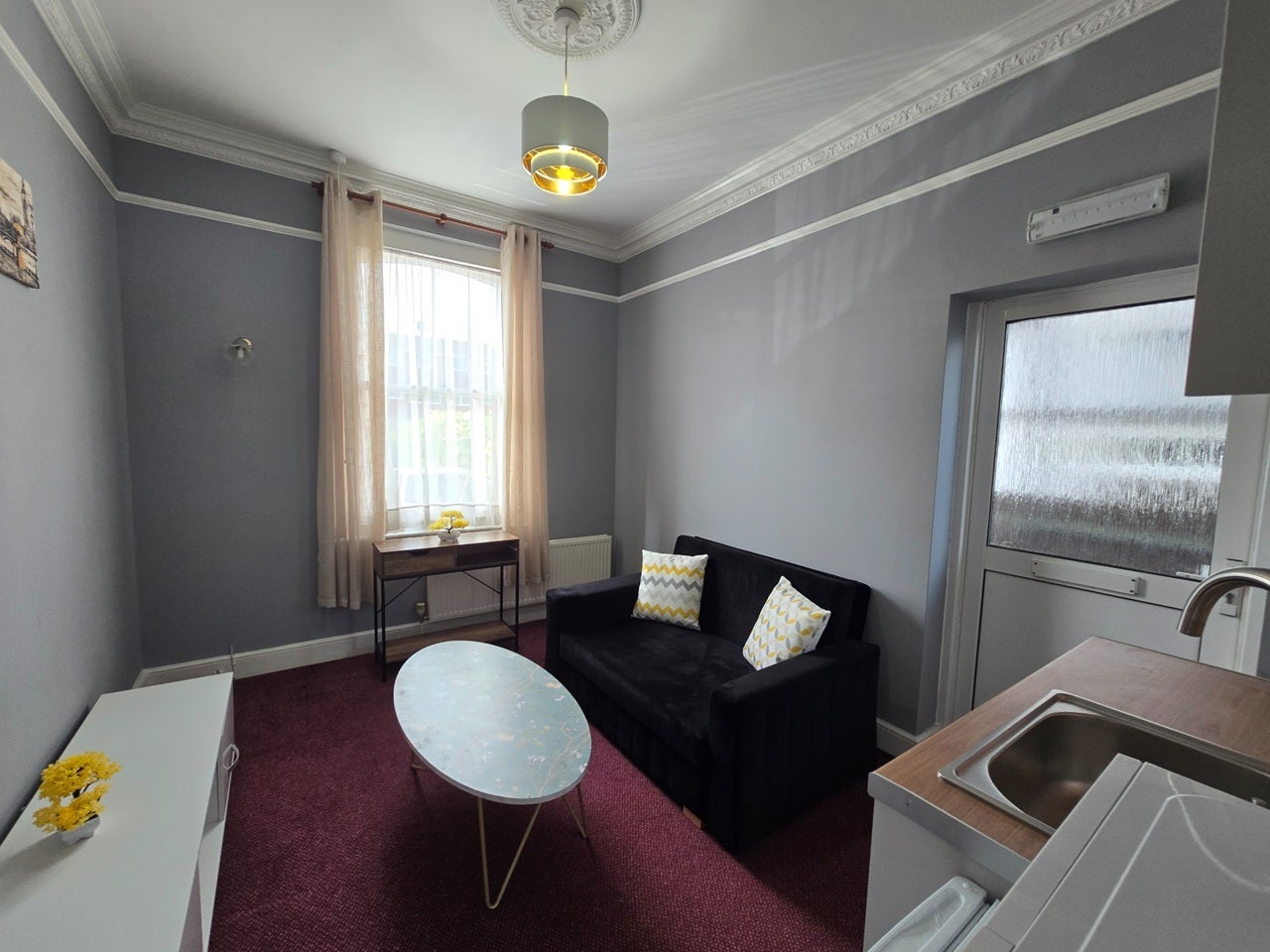 Room Bushey Grove Road in Hertsmere