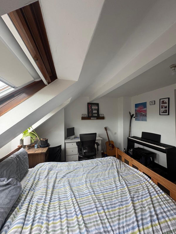 Room South Park Road in Greater London