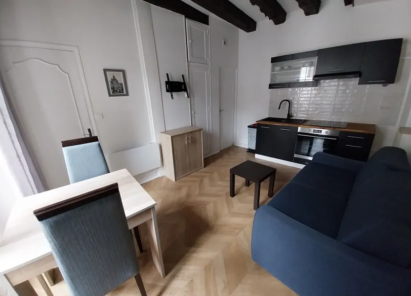 Chambre Rue Edmond Gondinet à Saint-Yrieix-la-Perche