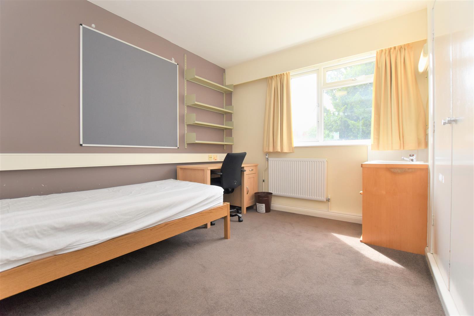 Room Redlands Road in Reading