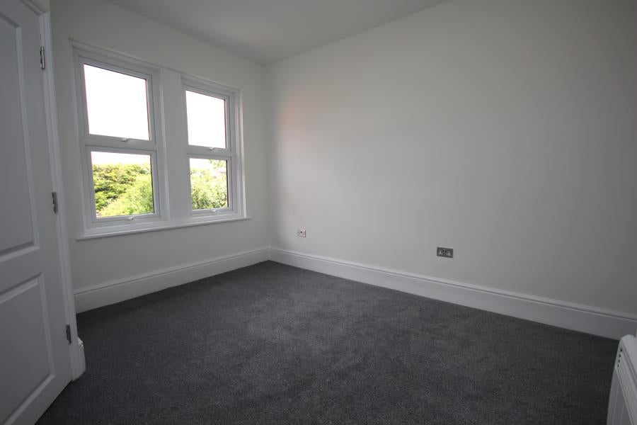 Flat Kingsway in Woking