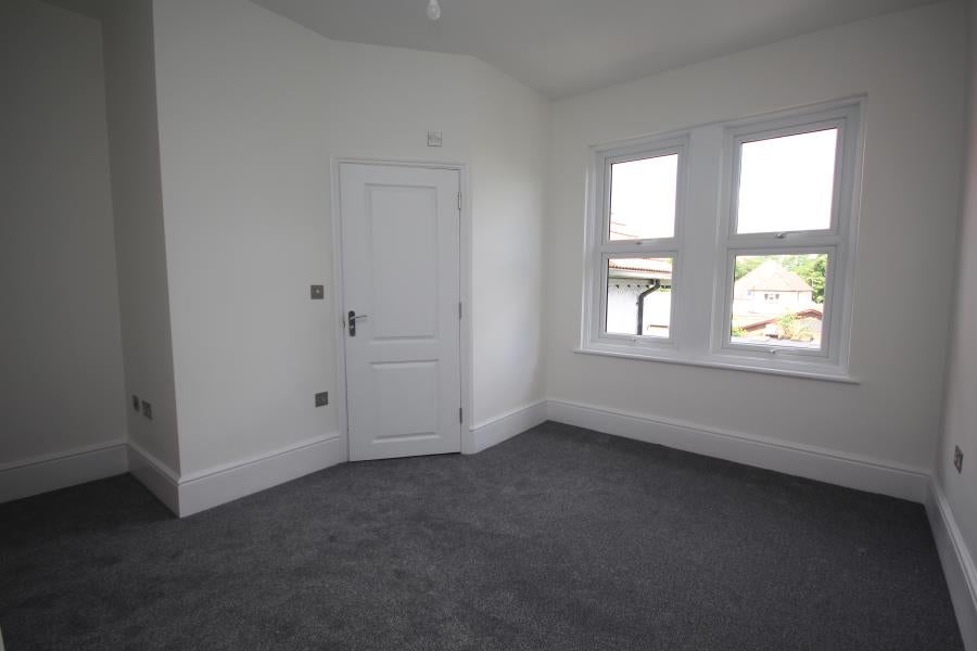 Flat Kingsway in Woking