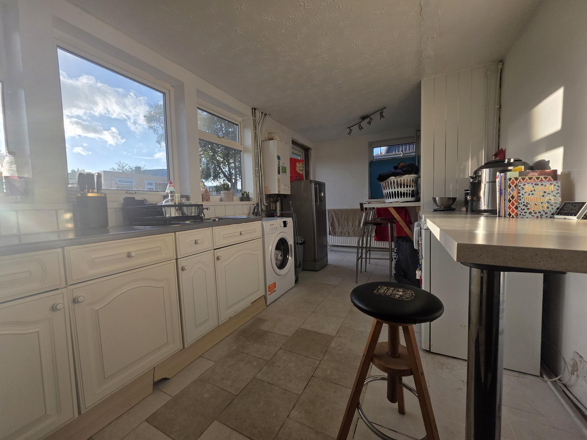 Room Rowley Close in Cannock Chase