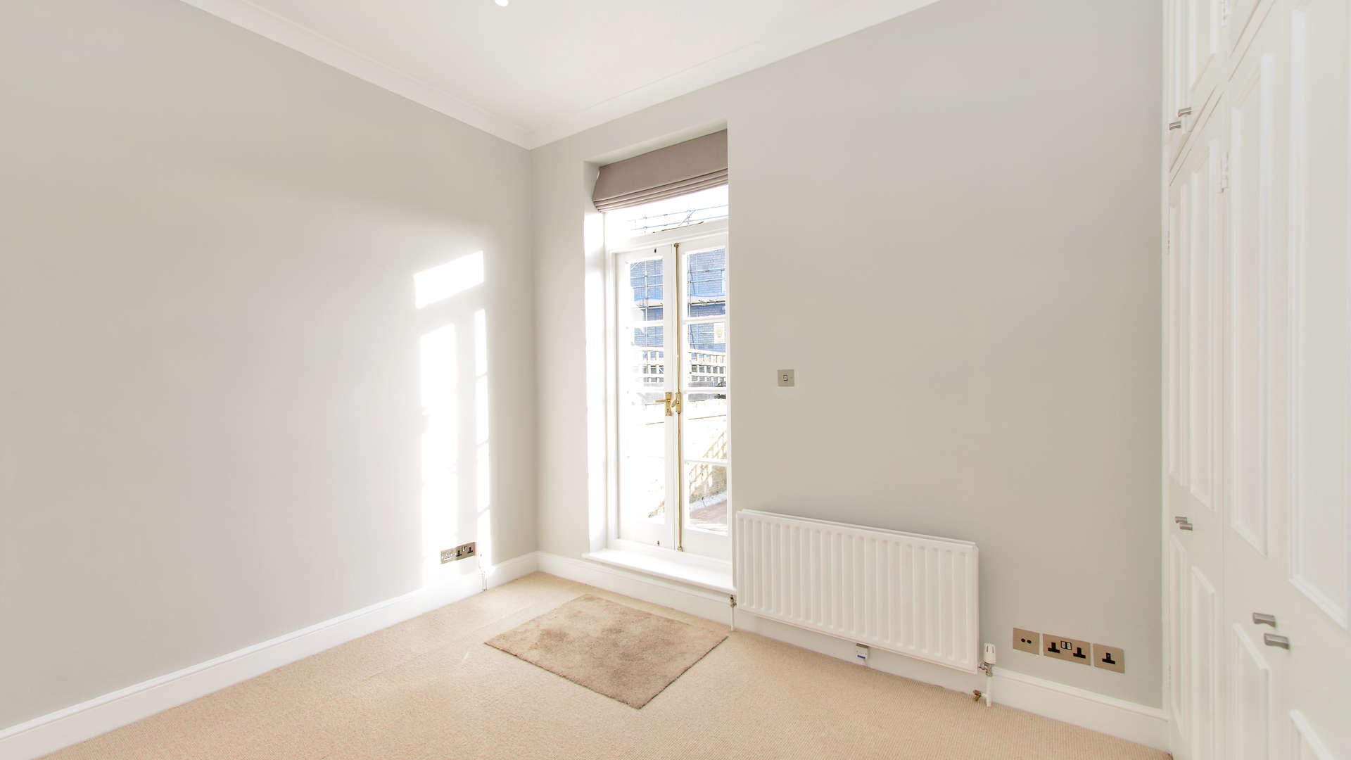 Flat Hollywood Road in Greater London