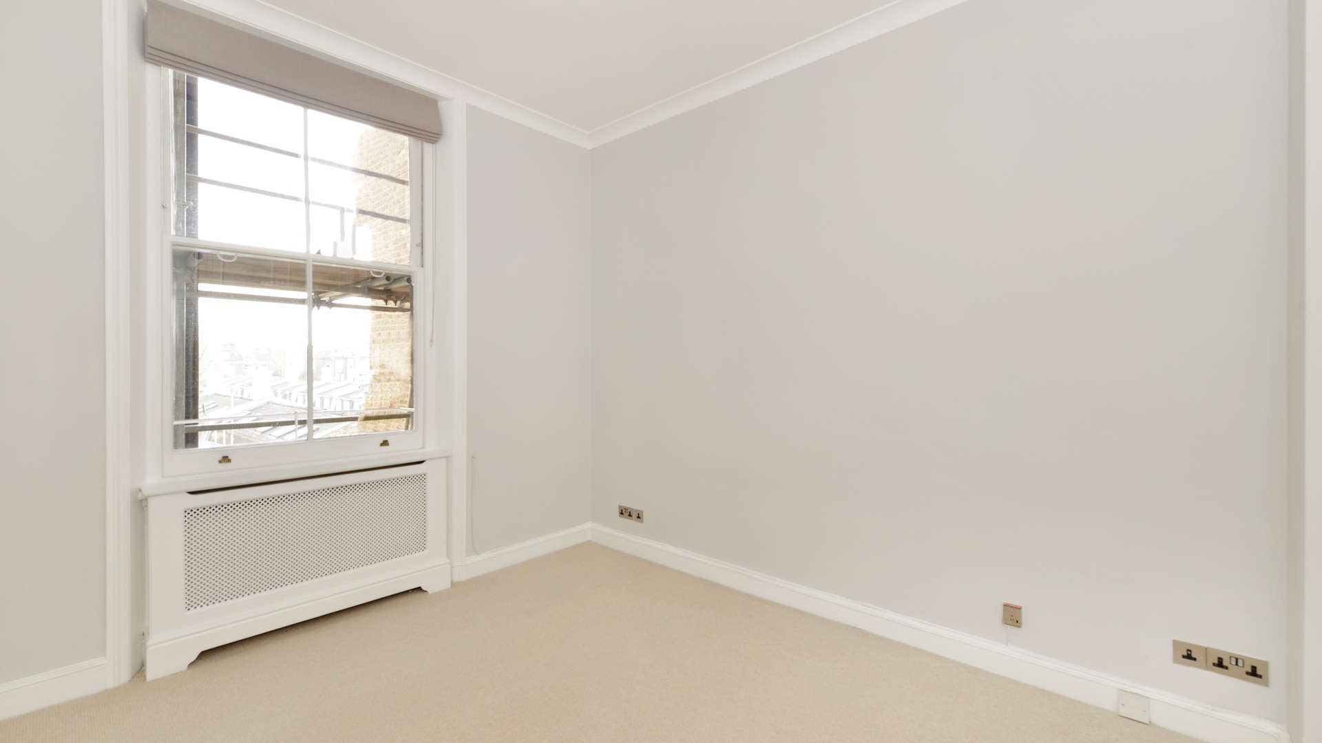 Flat Hollywood Road in Greater London