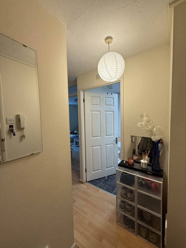 Flat Beacon Gate in Greater London